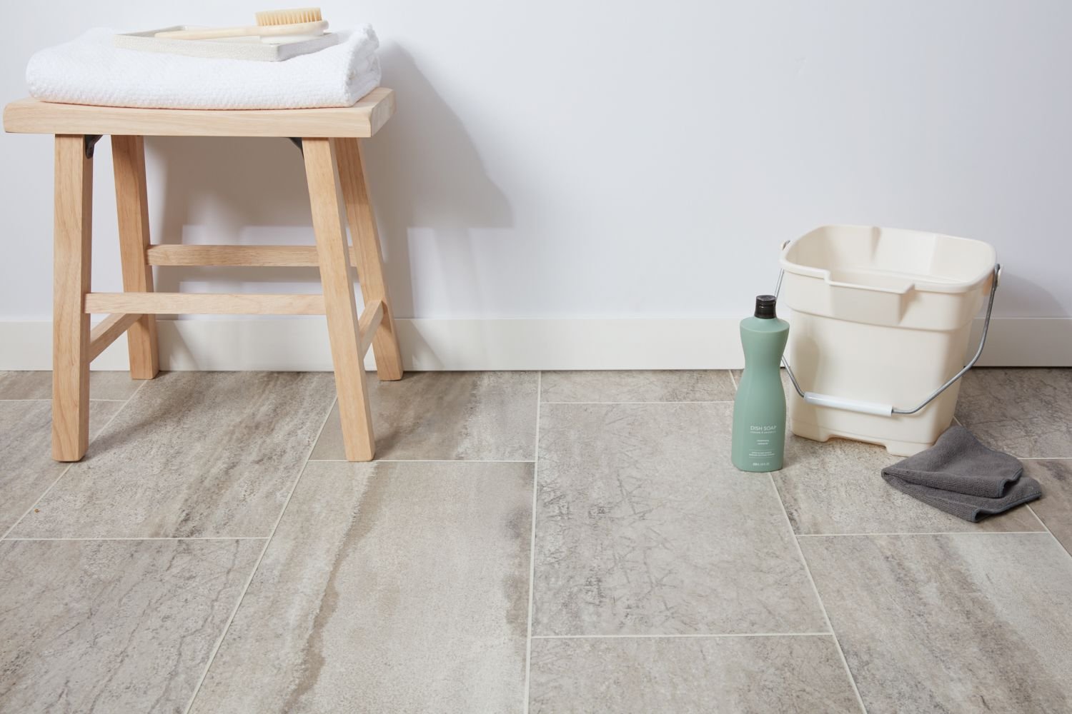 Vinyl vs laminate flooring