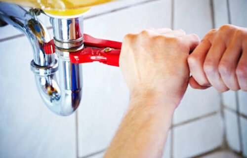 How to Choose the Right Plumber: Cost, Questions & Red Flags